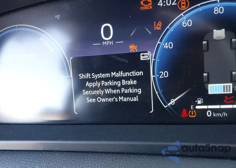 2023 Toyota Crown Limited из США, поврежденный, VIN JTDAAAAF7P3017526